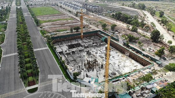 Thanh tra Sở Xây dựng Hà Nội vào cuộc kiểm tra khu chung cư C1-CT của dự án An Lạc Green Symphony xây dựng khi chưa được cấp phép.