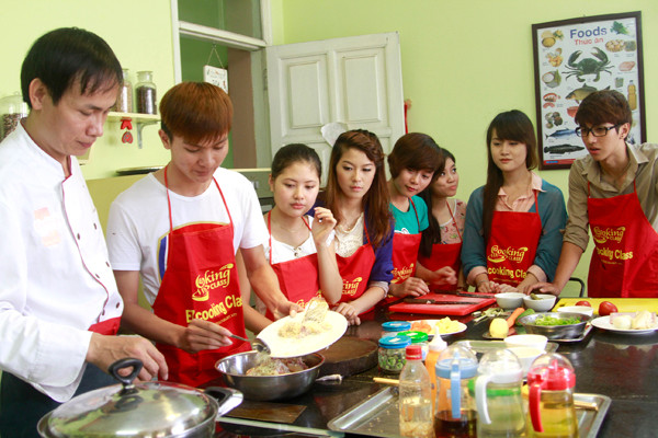 Cùng chế biến món ăn