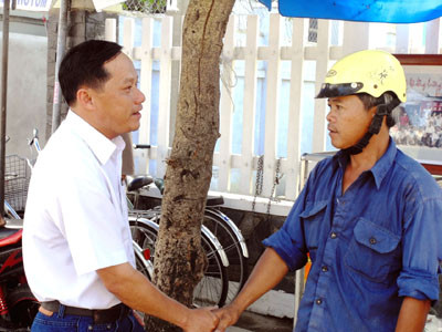 Đoàn viên sau gần 50 năm li tán, hai anh em ruột Nguyễn Văn Sâm - Nguyễn Văn Dũng (tức Châu) ngày hội ngộ 