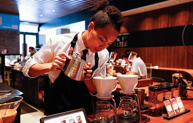 Boa tiền bị cấm ở Trung Quốc. Boa tiền bị cấm ở Trung Quốc.