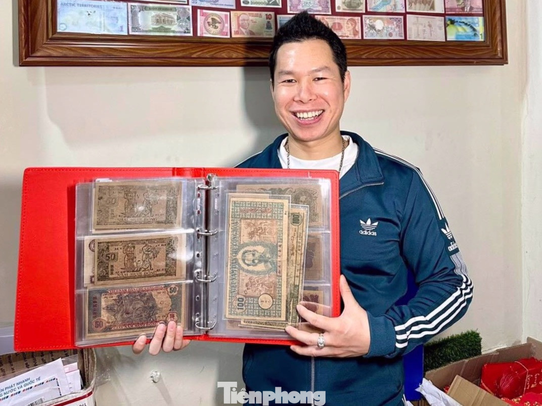 Anh Chính Vương (trú tại quận Thanh Xuân) là một trong số ít những nhà sưu tầm hiện đang sở hữu các loại tiền kể trên ở Hà Nội. Người này cho biết vào những ngày giáp tết, liên tục có đại gia tìm đến, thương lượng trao đổi các tờ tiền quý hiếm.
