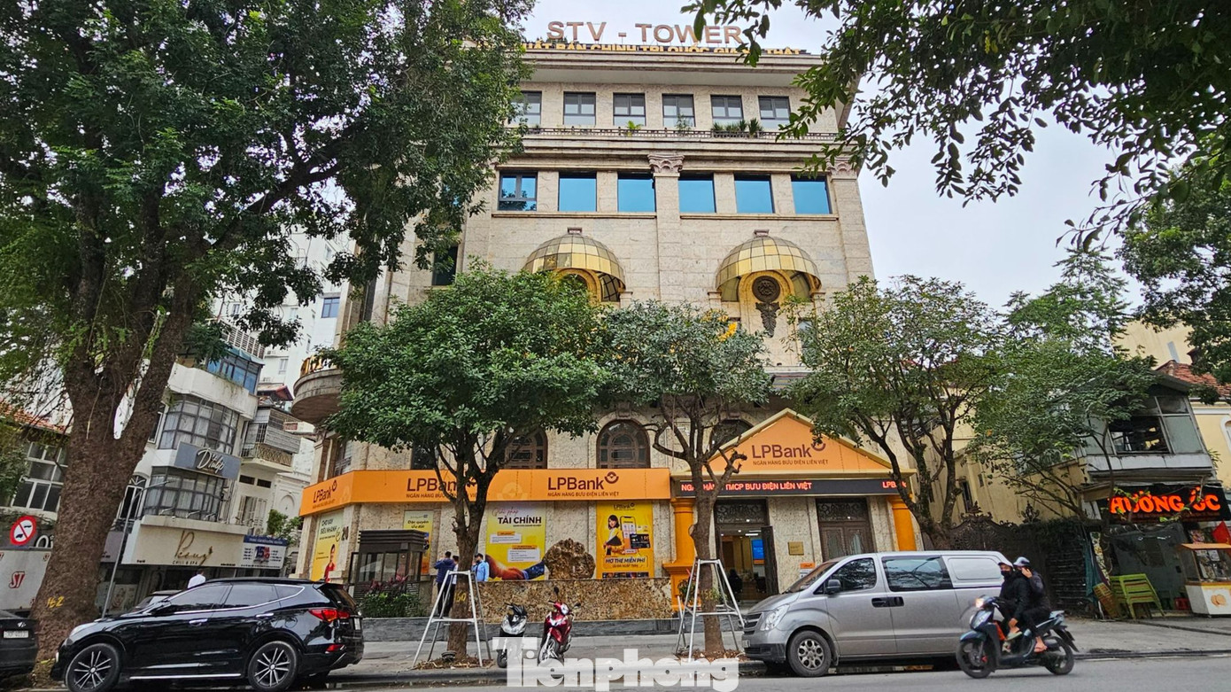 Ngân hàng vừa thông báo đấu giá thêm một khoản nợ gần 85 tỷ đồng có liên quan đến hợp đồng thuê tại 24 Quang Trung (Hà Nội), trụ sở Tập đoàn Tân Hoàng Minh.