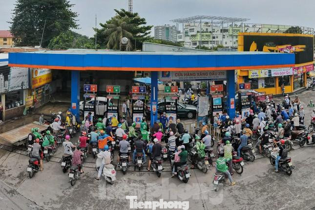 Các đơn vị cung ứng tin rằng tình hình xăng dầu ở TPHCM sẽ trở lại bình thường trong ít ngày tới (ảnh: Phạm Nguyễn). Các đơn vị cung ứng tin rằng tình hình xăng dầu ở TPHCM sẽ trở lại bình thường trong ít ngày tới (ảnh: Phạm Nguyễn).