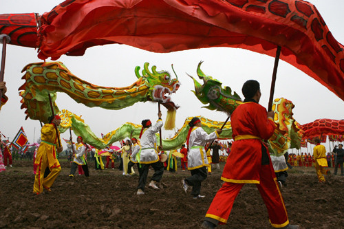 Mùa rồng cầu mong một mùa bội thu, mưa thuận gió hòa