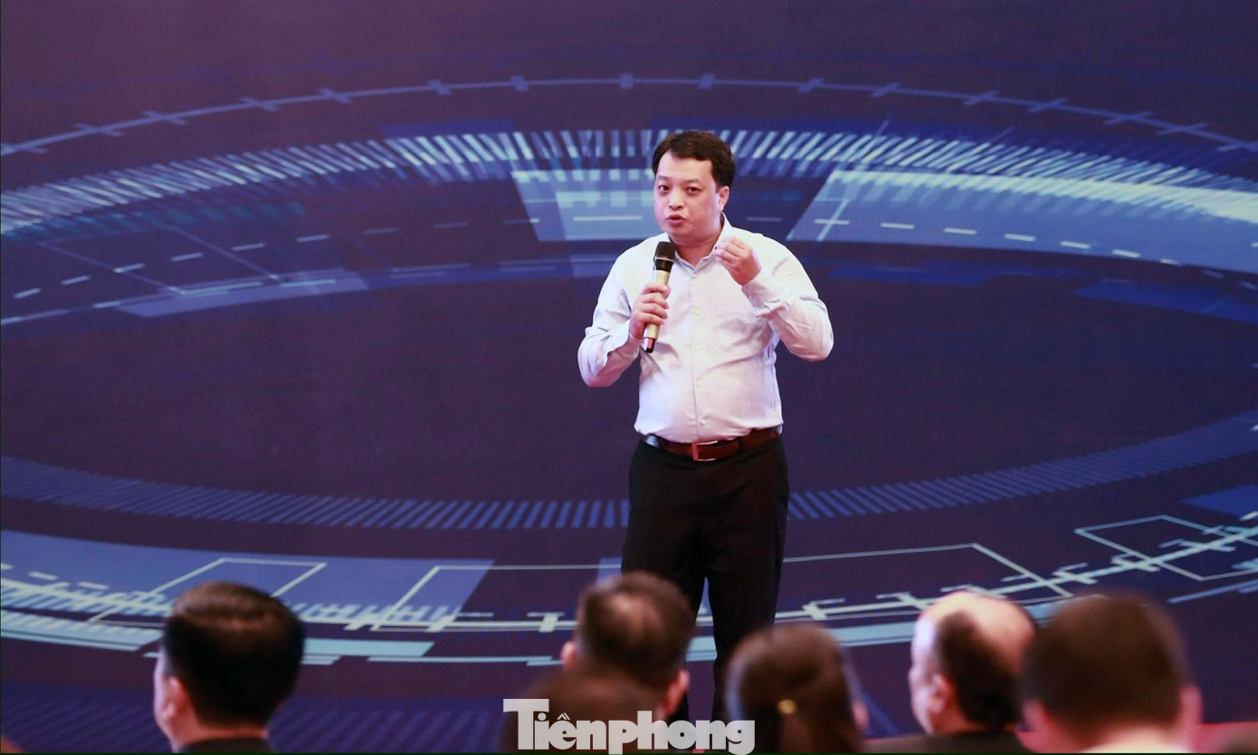 Ông Lê Nguyễn Trường Giang - Viện trưởng Viện Chiến lược Chuyển đổi số trao đổi tại chương trình. Ảnh: Bảo Anh Ông Lê Nguyễn Trường Giang - Viện trưởng Viện Chiến lược Chuyển đổi số trao đổi tại chương trình. Ảnh: Bảo Anh