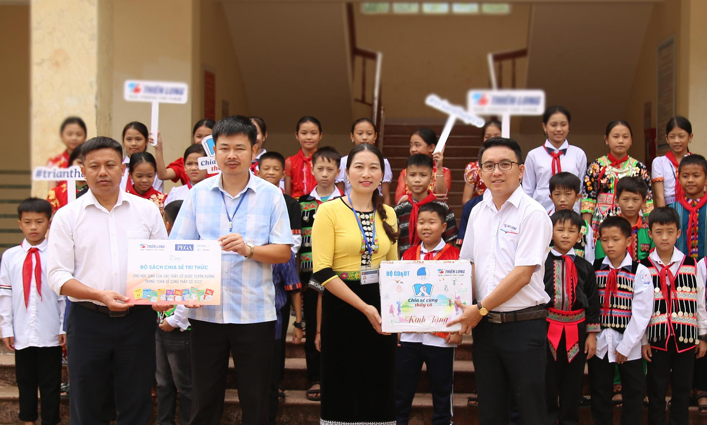 Cô giáo ngược núi gieo trang văn thắp sáng tri thức, ước mơ học sinh dân tộc thiểu số ảnh 2