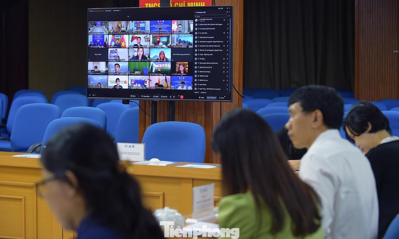 Hội nghị trực tuyến với 29 điểm cầu. Ảnh; Xuân Tùng