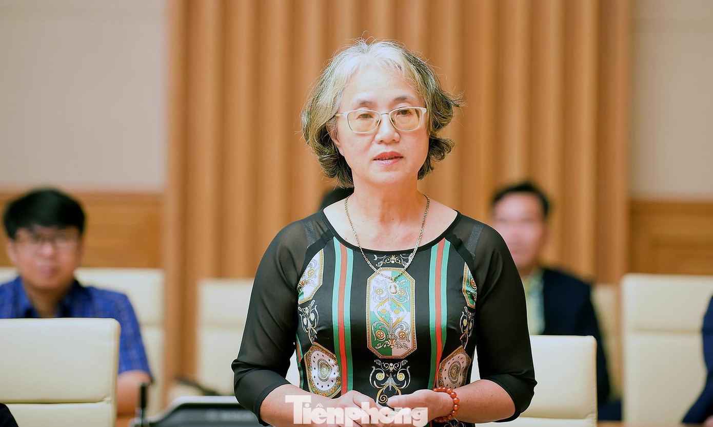 Cô giáo Nguyễn Thị Lê Dung chia sẻ tại chương trình. Ảnh: Xuân Tùng Cô giáo Nguyễn Thị Lê Dung chia sẻ tại chương trình. Ảnh: Xuân Tùng