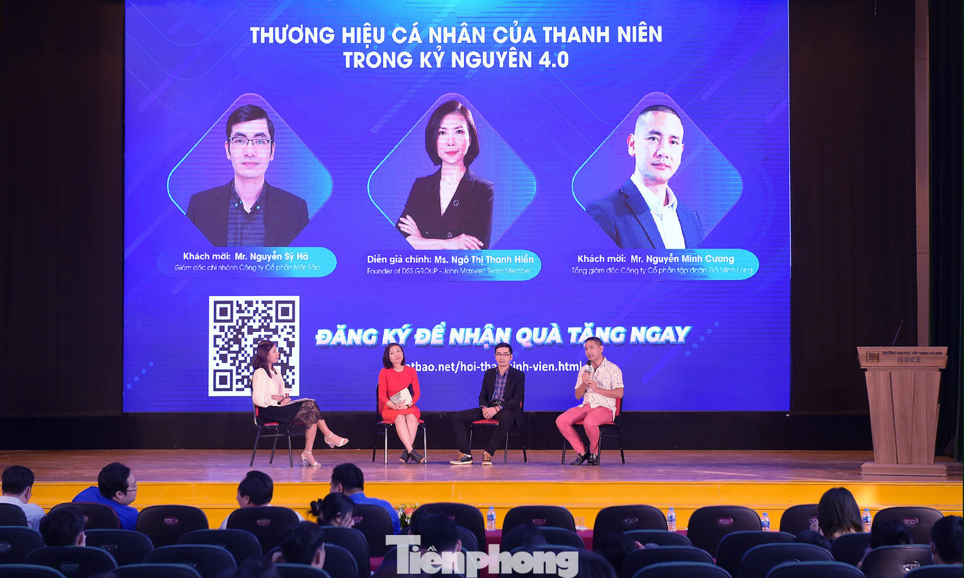 Các diễn giả chia sẻ tại chương trình. Ảnh: Xuân Tùng Các diễn giả chia sẻ tại chương trình. Ảnh: Xuân Tùng