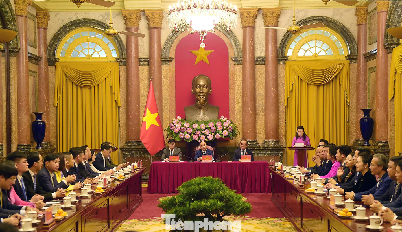 Chủ tịch nước gặp mặt các đoàn đại biểu Hội Doanh nhân trẻ Việt Nam. Ảnh: Xuân Tùng Chủ tịch nước gặp mặt các đoàn đại biểu Hội Doanh nhân trẻ Việt Nam. Ảnh: Xuân Tùng