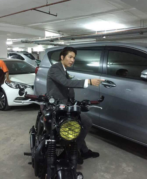 Màn rước dâu bằng xe mô tô cực chất của Kelvin Khánh - Khởi My ảnh 1