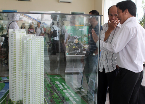 Chủ tịch Tập đoàn Hoàng Anh Gia Lai, Đoàn Nguyên Đức cho rằng muốn cứu bất động sản chỉ còn cách giảm giá, tạo điều kiện để người có thu nhập trung bình cũng mua được nhà. Ảnh: Vũ Lê