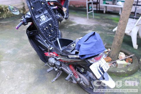 Cướp giật dây chuyền, chống trả công an ảnh 1