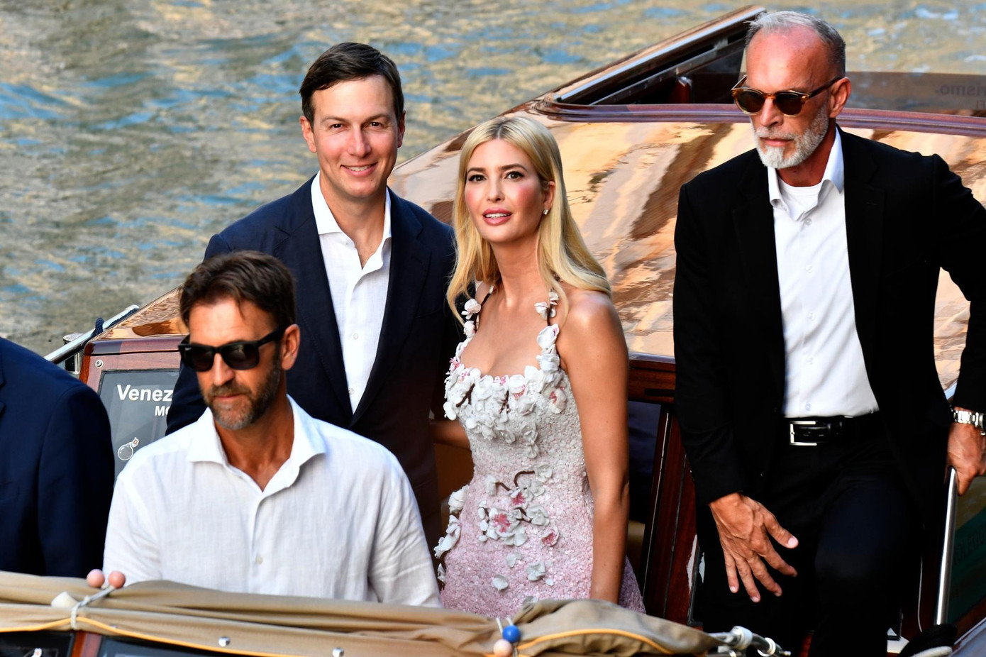 Ivanka Trump và Jared Kushner là những khách dự đám cưới đến Venice sớm nhất. Ảnh: AP.