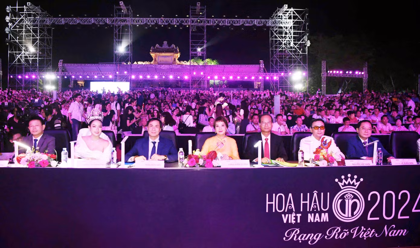 Ban Giám khảo và Ban Cố vấn cuộc thi Hoa hậu Việt Nam năm 2024.