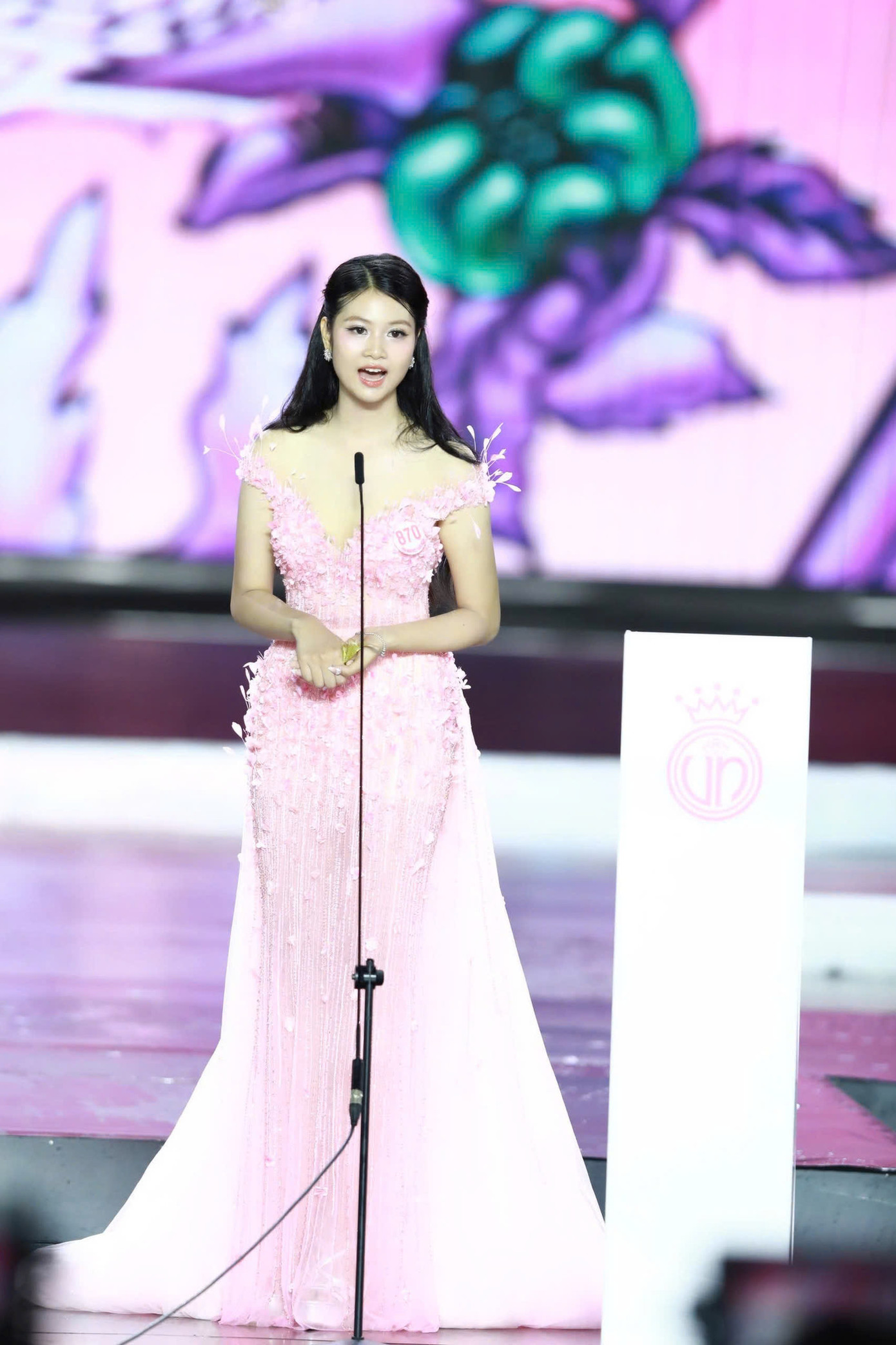 Hồ Ngọc Phương Linh Hồ Ngọc Phương Linh