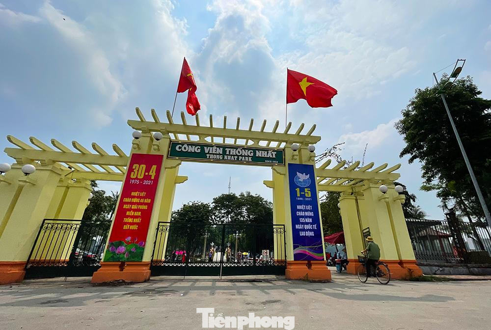 Có một Hà Nội yên tĩnh, thư thái đến lạ thường sáng 30/4.