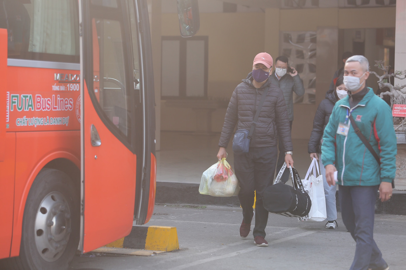 Được biết, trong buổi chiều 30 Tết chỉ còn vài chuyến xe rời bến.