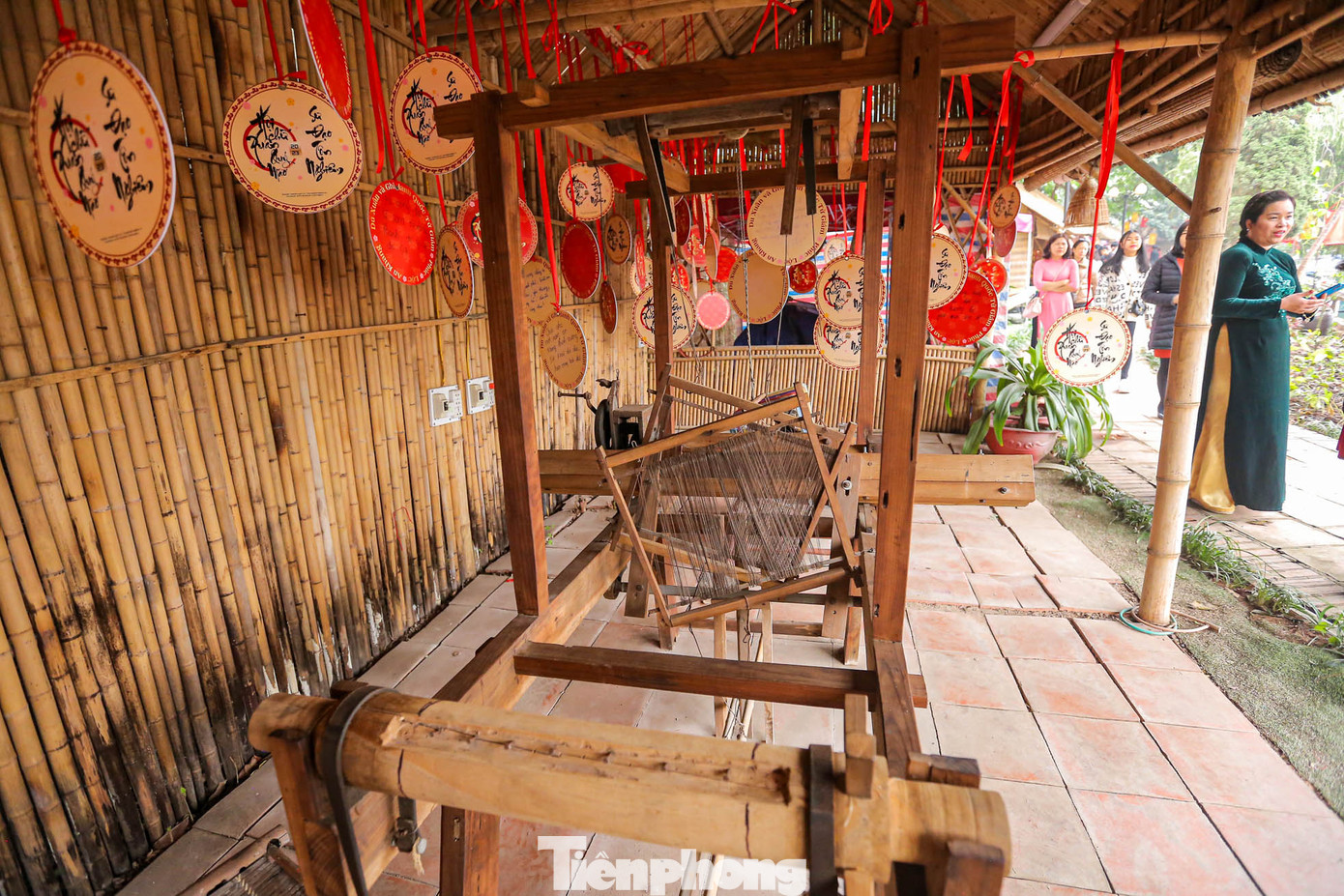 Không gian làng nghề lụa Vạn Phúc (Hà Đông, Hà Nội) ngày xưa.