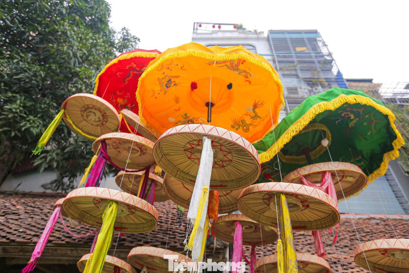 Nón quai thao, trang phục gắn liền với những người phụ nữ xưa.