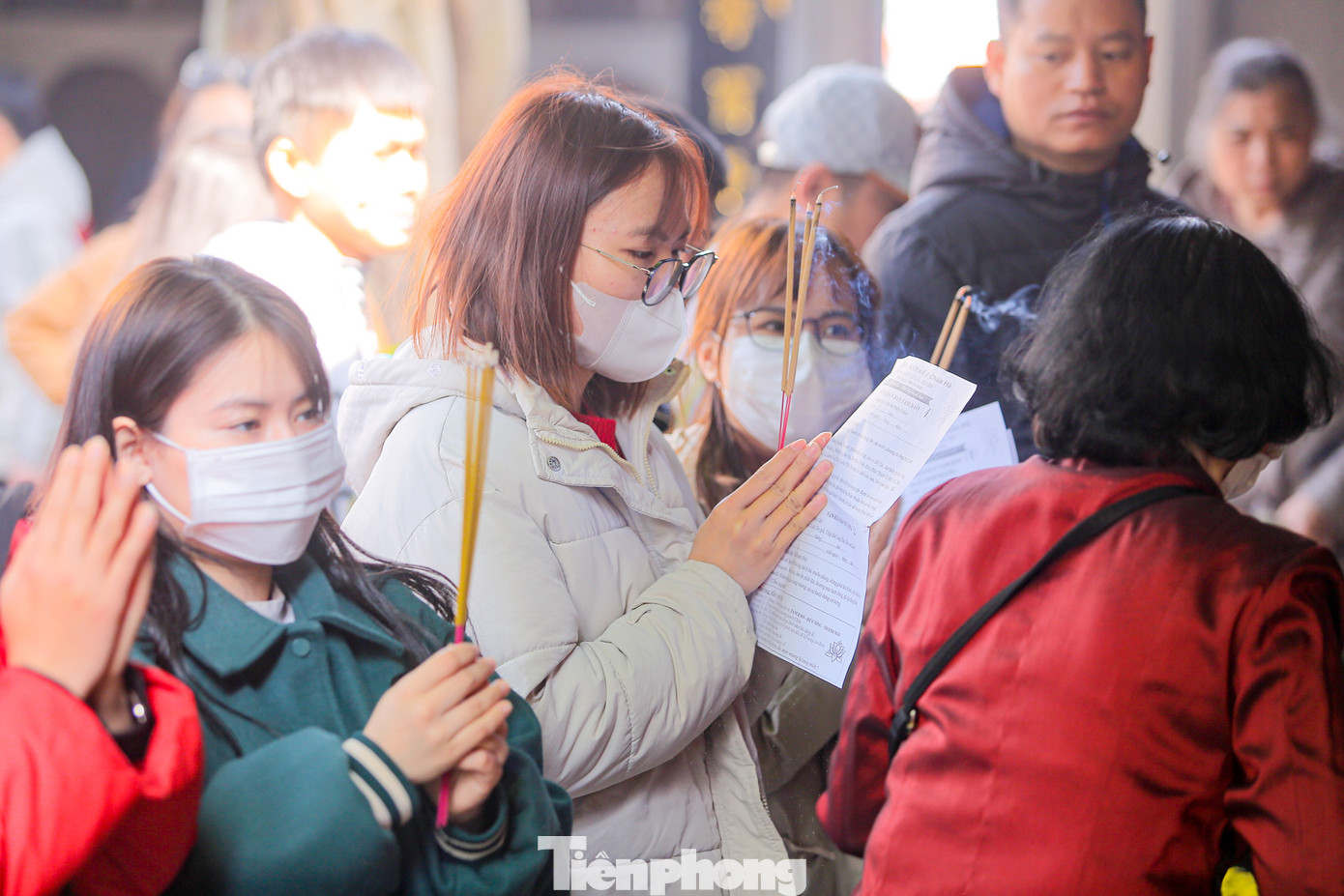 Nhiều bạn trẻ tin rằng nếu đến chùa Hà cầu duyên, người đang độc thân sẽ tìm được ý trung nhân, còn những cặp đôi đang gặp trắc trở thì tình cảm sẽ trở nên suôn sẻ, hạnh phúc.