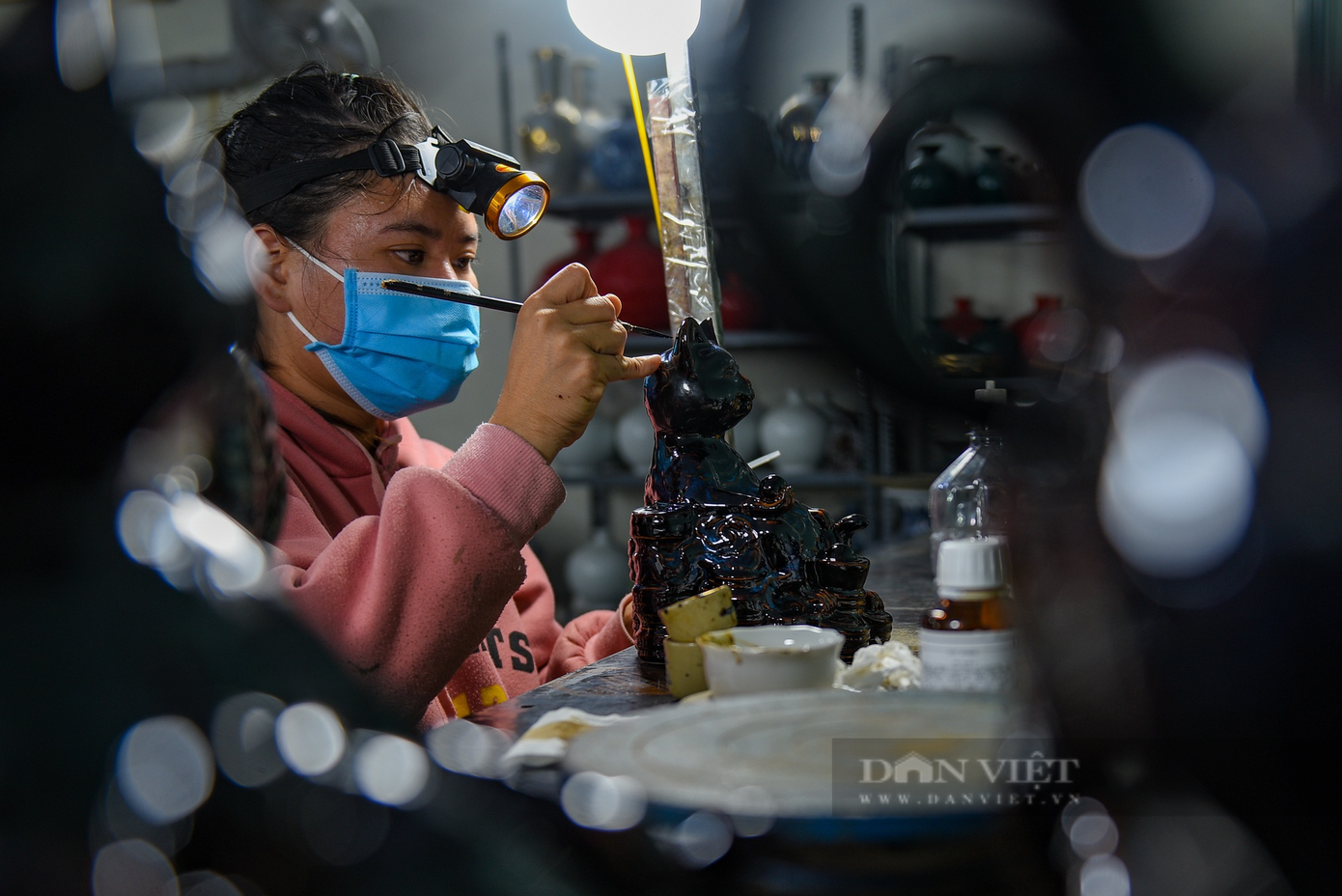 Đây là công đoạn quyết định màu sắc cuối cùng của sản phẩm. Đây là công đoạn quyết định màu sắc cuối cùng của sản phẩm.