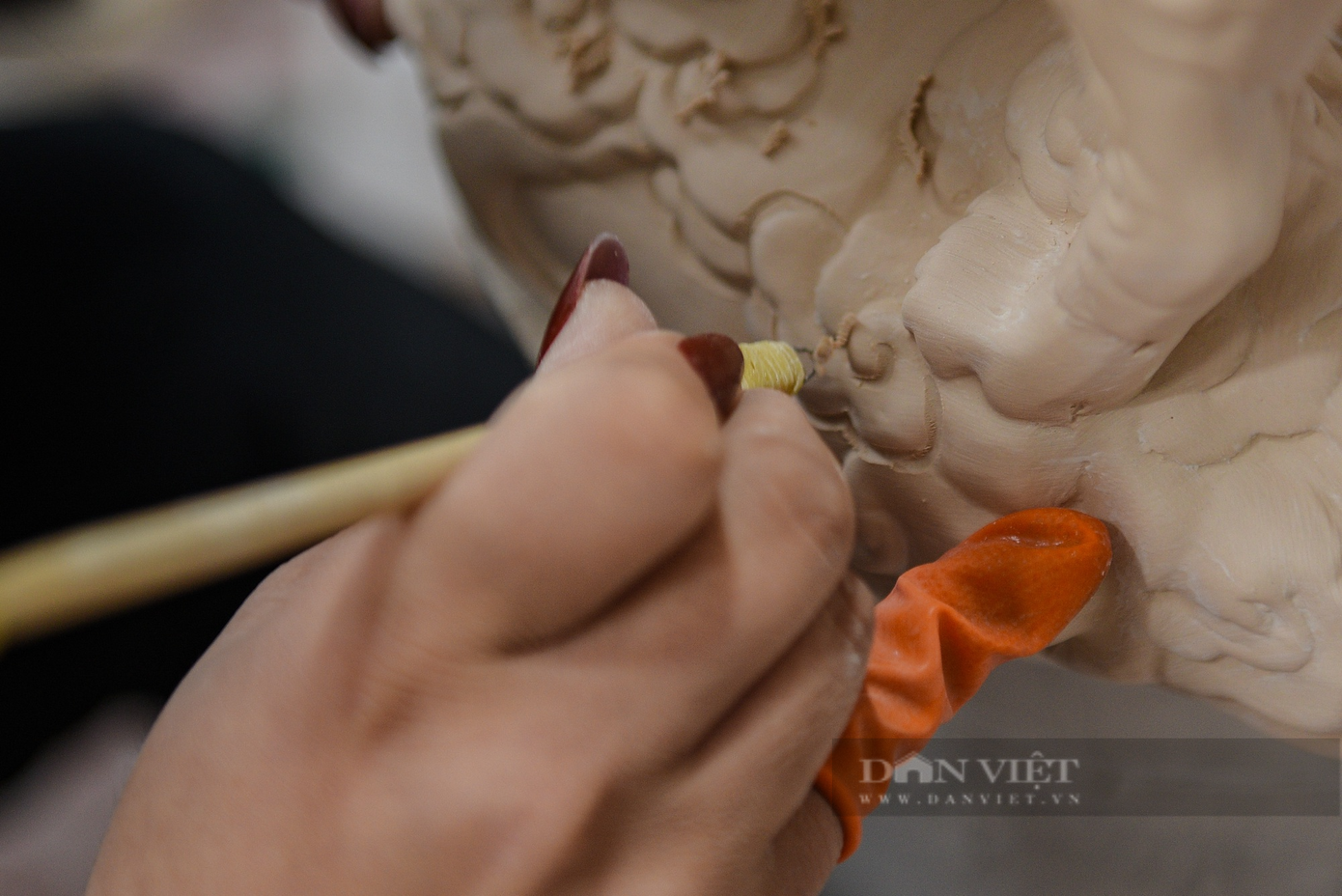 Để tạo hình Kỳ Linh Quý Mão với nhiều chi tiết khó đòi hỏi sự khéo léo, tỉ mỉ. Để tạo hình Kỳ Linh Quý Mão với nhiều chi tiết khó đòi hỏi sự khéo léo, tỉ mỉ.