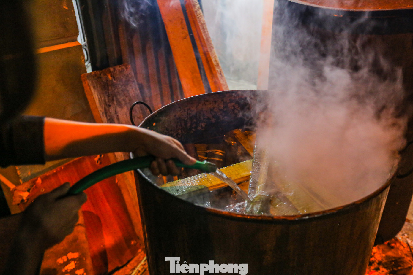 Nước được bơm liên tục để giữ được chất lượng của bánh. Nước được bơm liên tục để giữ được chất lượng của bánh.