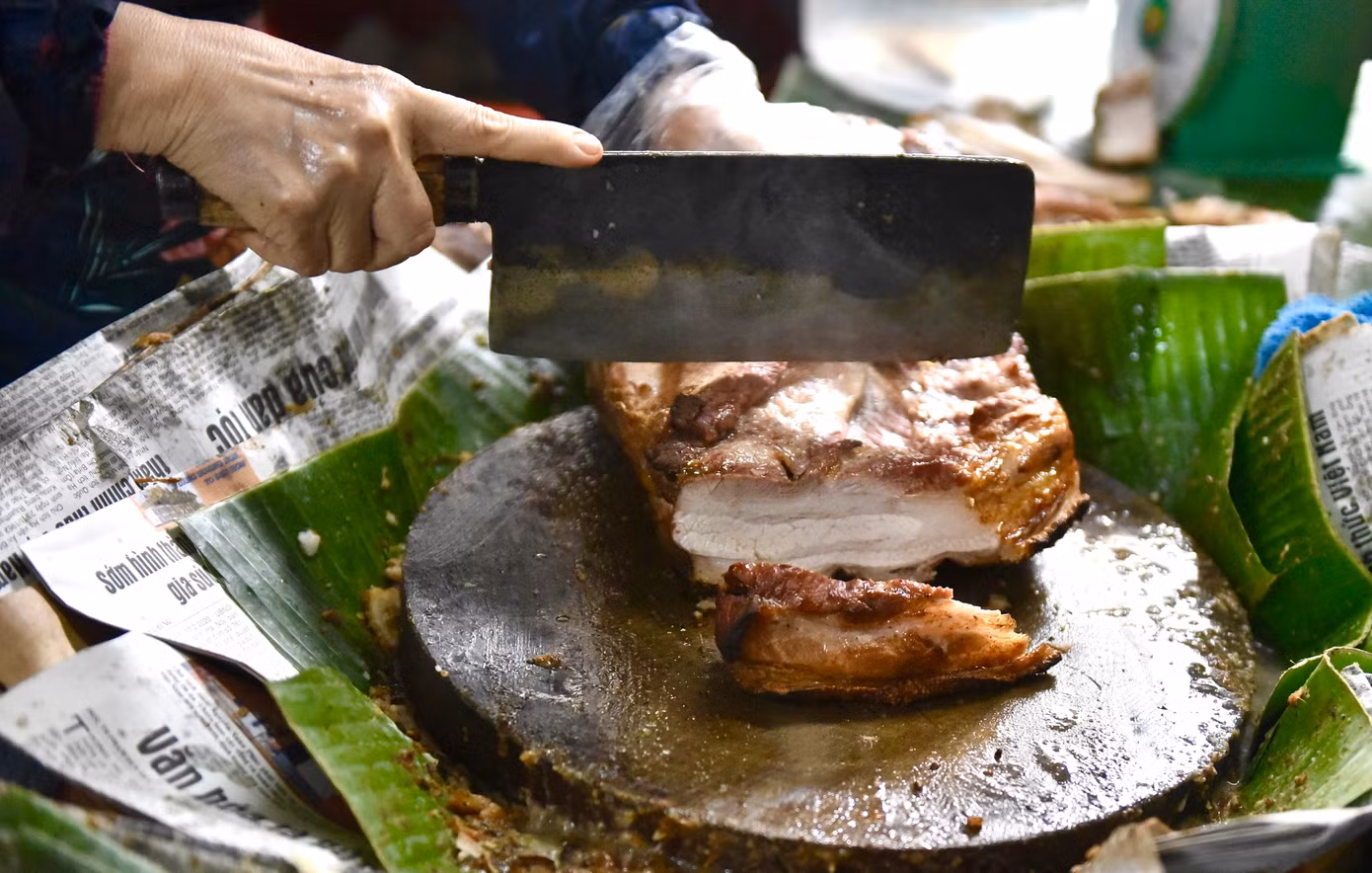 Thịt lợn quay năm nay có giá 330.000 đồng/kg.