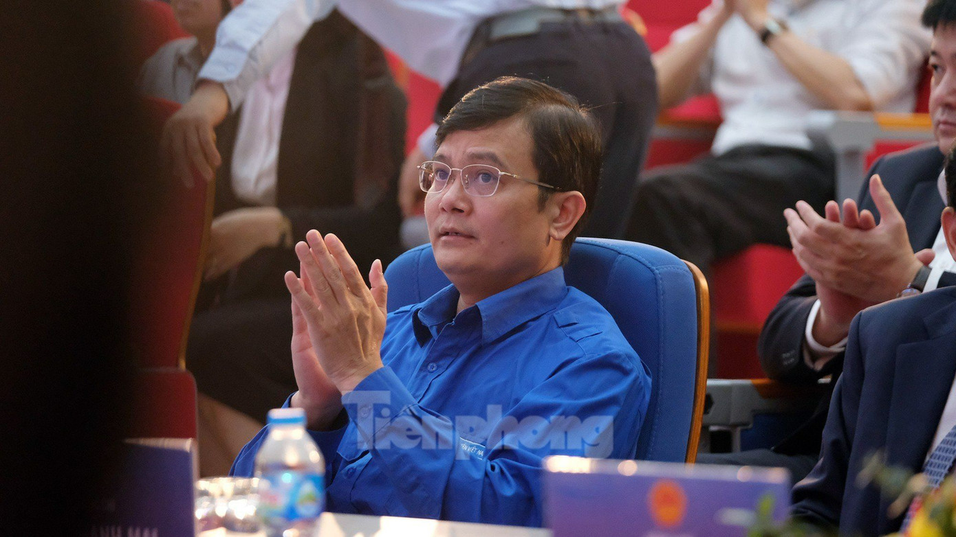 Anh Bùi Quang Huy, Bí thư Thứ nhất Trung ương Đoàn đến dự lễ phát động phong trào học tập suốt đời Anh Bùi Quang Huy, Bí thư Thứ nhất Trung ương Đoàn đến dự lễ phát động phong trào học tập suốt đời