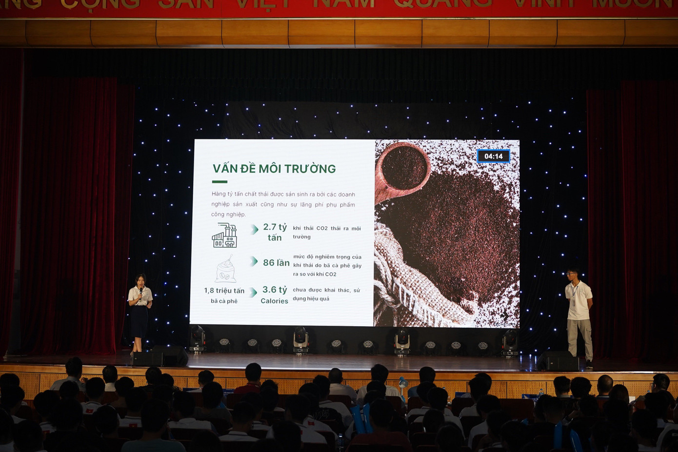 Đội thi COFFUEL thuyết minh sản phẩm