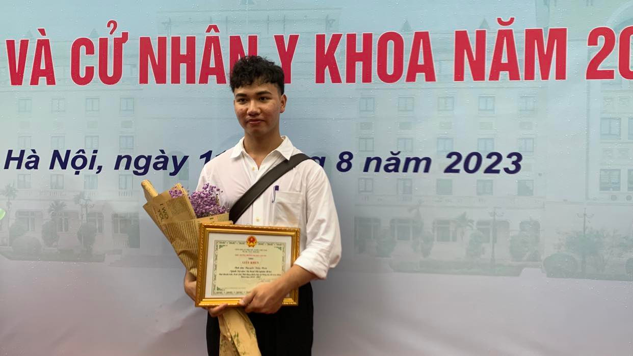 Nguyễn Triệu Nam, thủ khoa toàn khóa hệ cử nhân Y khoa, Trường ĐH Y Hà Nội năm 2023. Ảnh Nghiêm Huê Nguyễn Triệu Nam, thủ khoa toàn khóa hệ cử nhân Y khoa, Trường ĐH Y Hà Nội năm 2023. Ảnh Nghiêm Huê