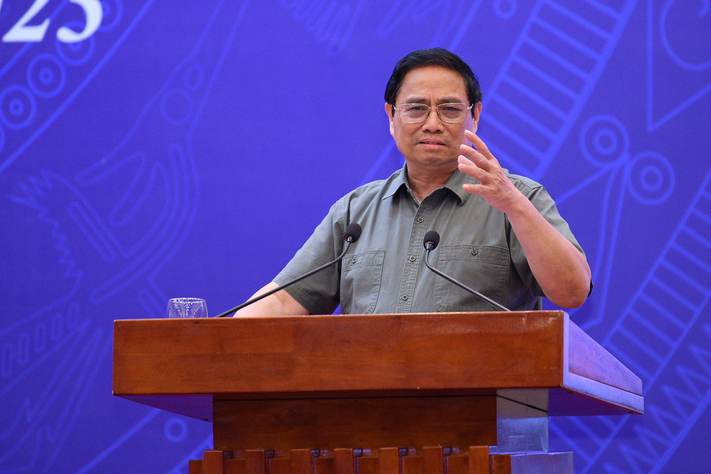 "Nghiêm túc thực hiện Kết luận của Đoàn Giám sát, Ủy ban Thường vụ Quốc hội về tình hình thực hiện đổi mới chương trình, sách giáo khoa giáo dục phổ thông", Thủ tướng Phạm Minh Chính nói.