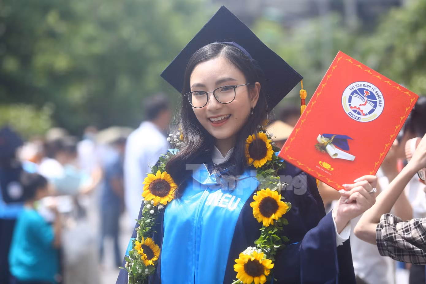 Thủ khoa toàn khóa đạt điểm tuyệt đối đầu tiên của Trường ĐH Kinh tế Quốc dân. Ảnh: Duy Phạm Thủ khoa toàn khóa đạt điểm tuyệt đối đầu tiên của Trường ĐH Kinh tế Quốc dân. Ảnh: Duy Phạm