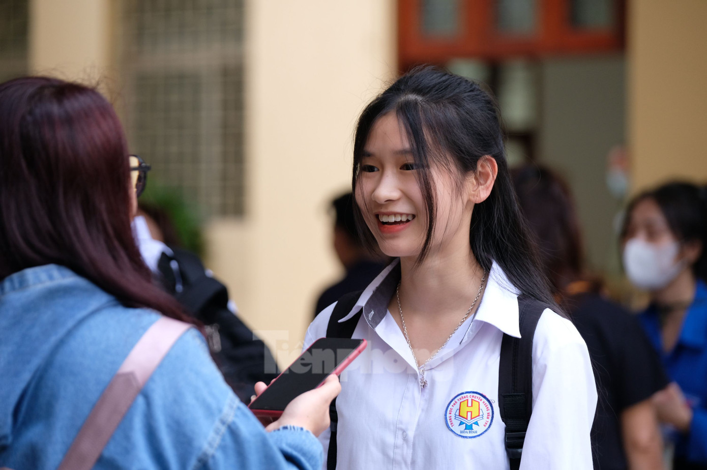 Từ hôm qua, Nguyễn Quỳnh Anh, học sinh lớp 12 chuyên Toán, Trường THPT chuyên Hoàng Văn Thụ, tỉnh Hòa Bình đã có mặt tại Hà Nội để chuẩn bị cho việc tham dự kỳ thi đánh giá năng lực của Trường Đại học Sư phạm Hà Nội sáng nay.