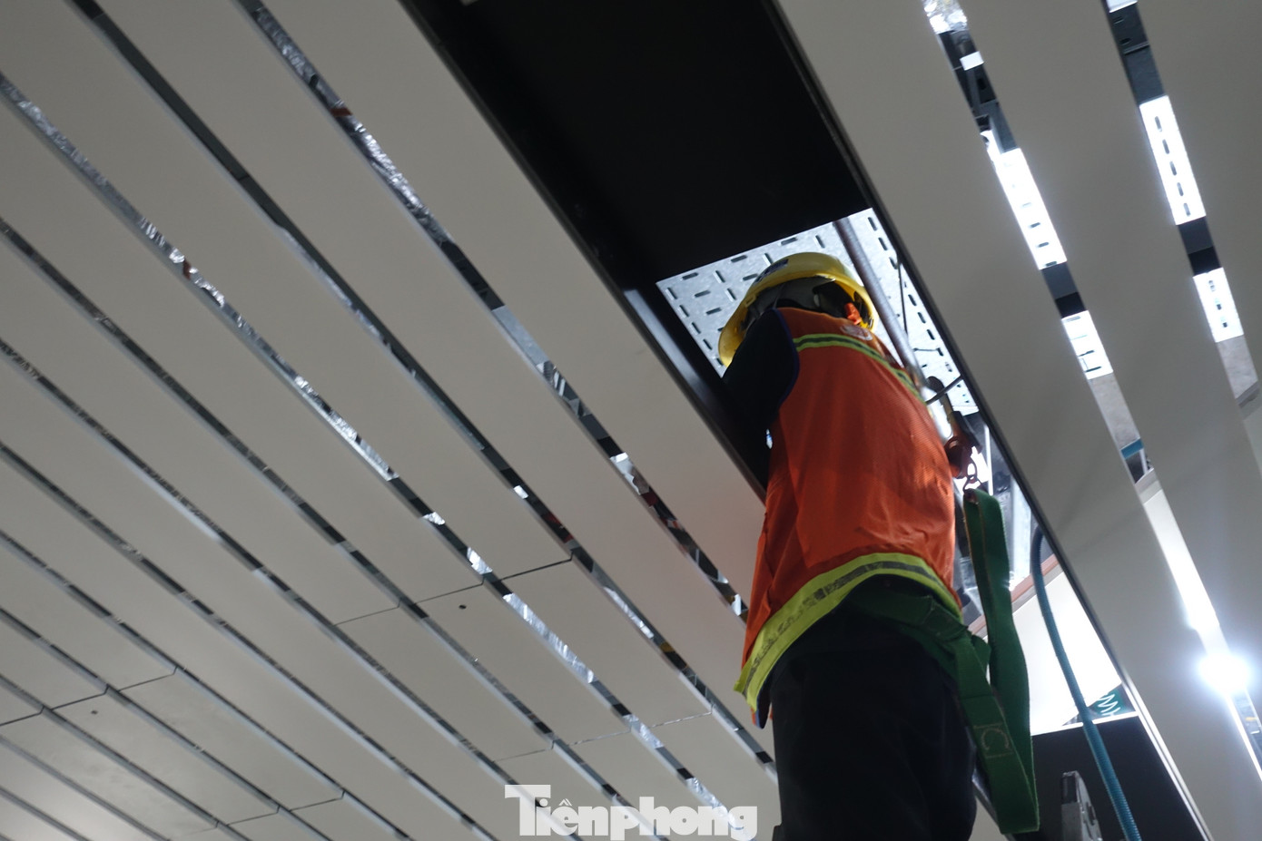 Chia sẻ về những hạng mục đang được triển khai, ông Kiệt cho biết hiện nhà thầu đang trong quá trình hoàn thiện những hạng mục nhỏ còn lại. Chia sẻ về những hạng mục đang được triển khai, ông Kiệt cho biết hiện nhà thầu đang trong quá trình hoàn thiện những hạng mục nhỏ còn lại.