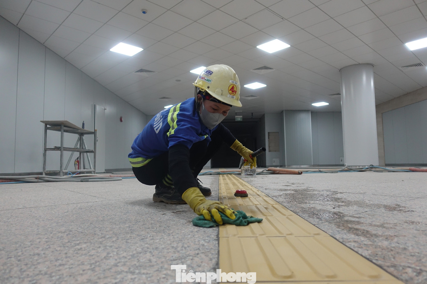 Đơn vị thi công đang hoàn thiện những phần việc còn lại như vệ sinh, trang trí… Đơn vị thi công đang hoàn thiện những phần việc còn lại như vệ sinh, trang trí…