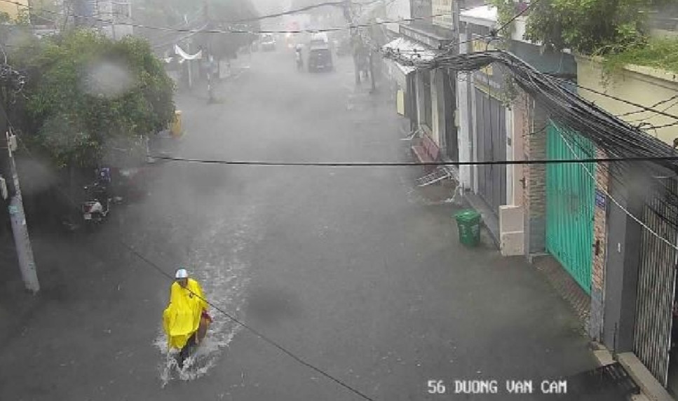Đường Dương Văn Cam (TP Thủ Đức) ngập mênh mông trong cơn mưa vào trưa 10/10. Đường Dương Văn Cam (TP Thủ Đức) ngập mênh mông trong cơn mưa vào trưa 10/10.