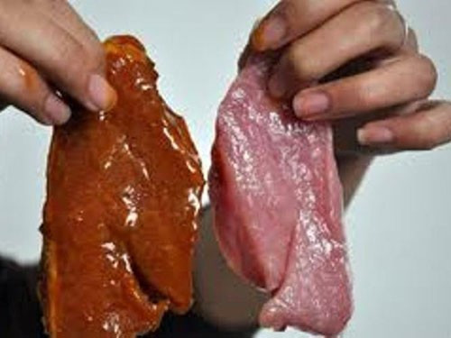 Tẩm ướp hóa chất và phụ gia, nhiều người có thể biến thịt lợn thành thịt gà.. Tẩm ướp hóa chất và phụ gia, nhiều người có thể biến thịt lợn thành thịt gà.