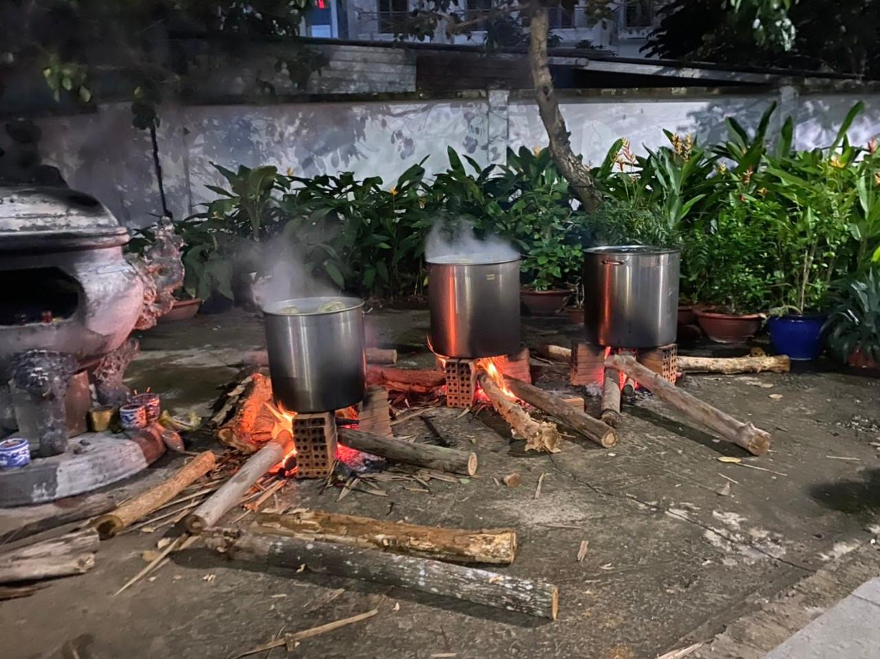 Những nồi bánh chưng, bánh Tét ấm áp của những cư dân thị thành.
