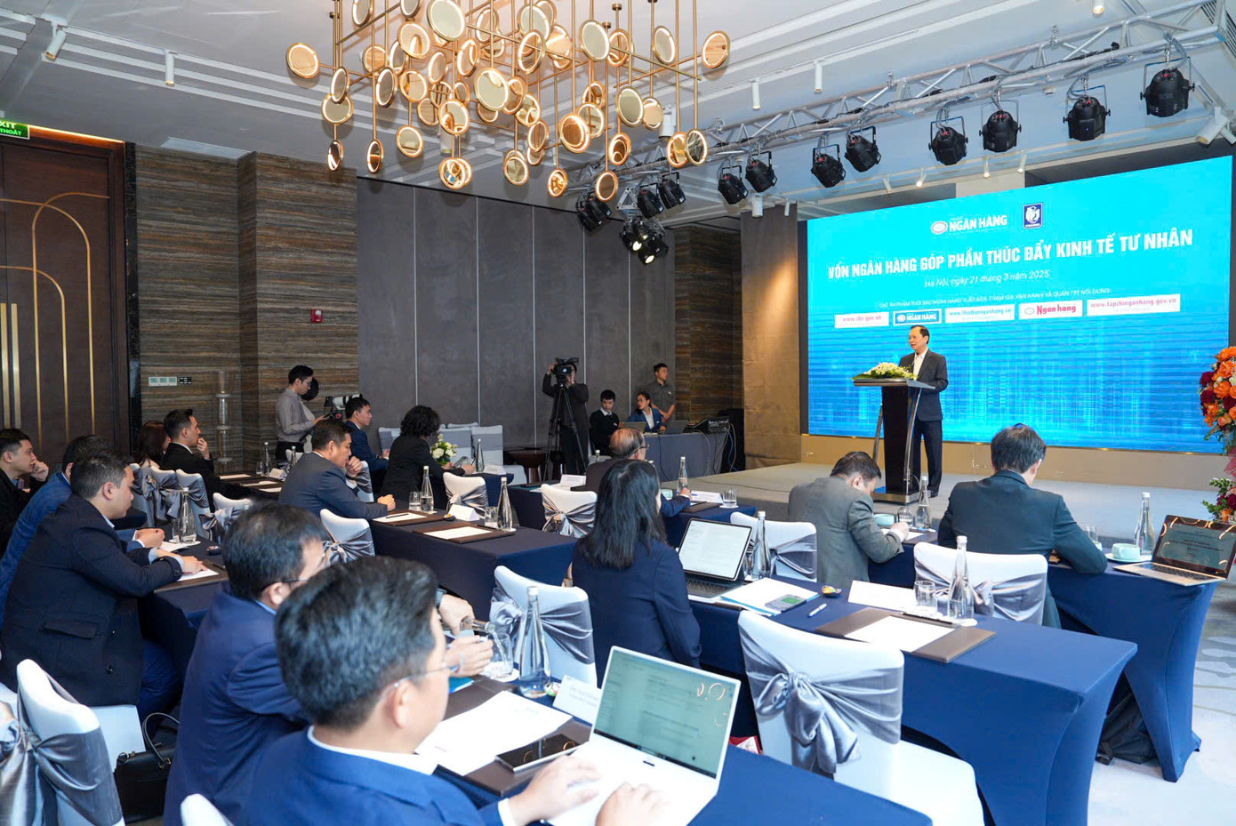 Toàn cảnh hội thảo tín dụng thúc đẩy kinh tế tư nhân.