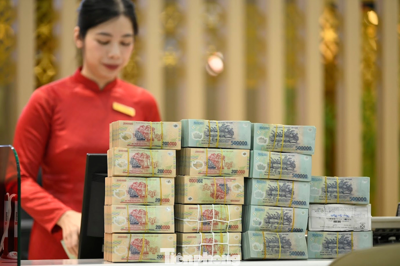 Lãi suất huy động của ngân hàng khó duy trì được mức thấp (ảnh: Như Ý).