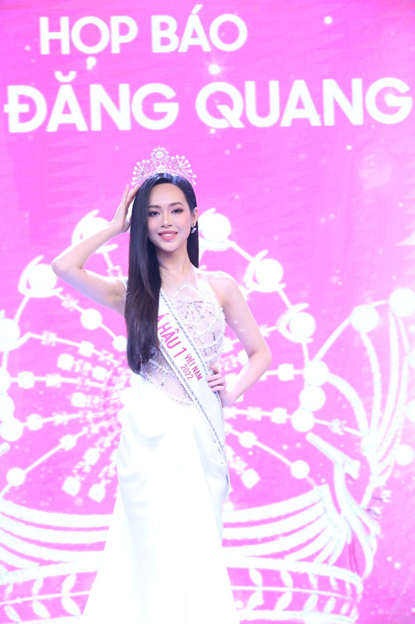 Top 3 Hoa hậu Việt Nam 2022 tại buổi họp báo đầu tiên sau khi đăng quang. Top 3 Hoa hậu Việt Nam 2022 tại buổi họp báo đầu tiên sau khi đăng quang.