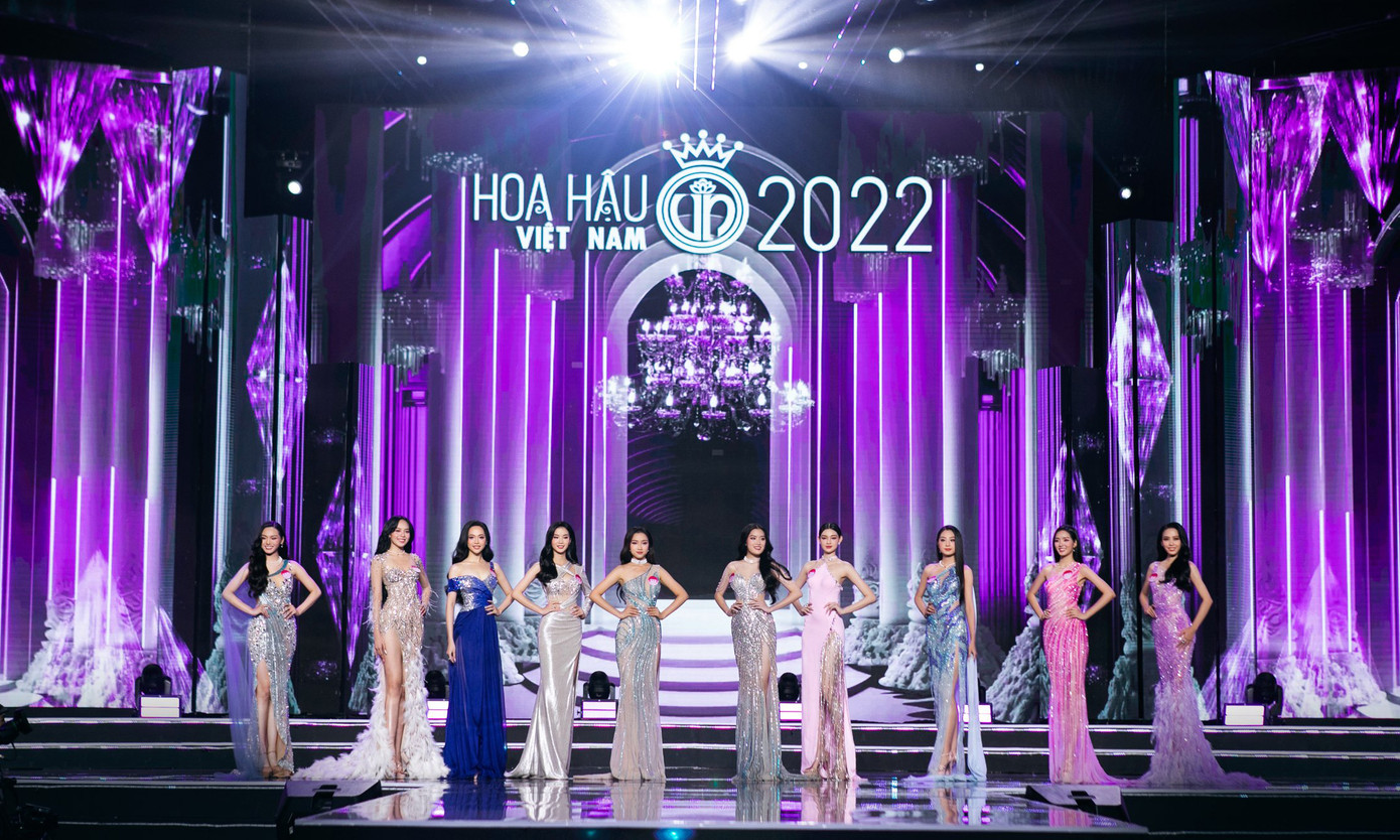 Sau 3 phần thi trong đêm chung kết, Phương Oanh được xướng tên vào top 10 chung cuộc. Đây được coi là một phần thưởng xứng đáng cho những nỗ lực của Phương Oanh trong lần đầu tiên tham gia một cuộc thi nhan sắc.