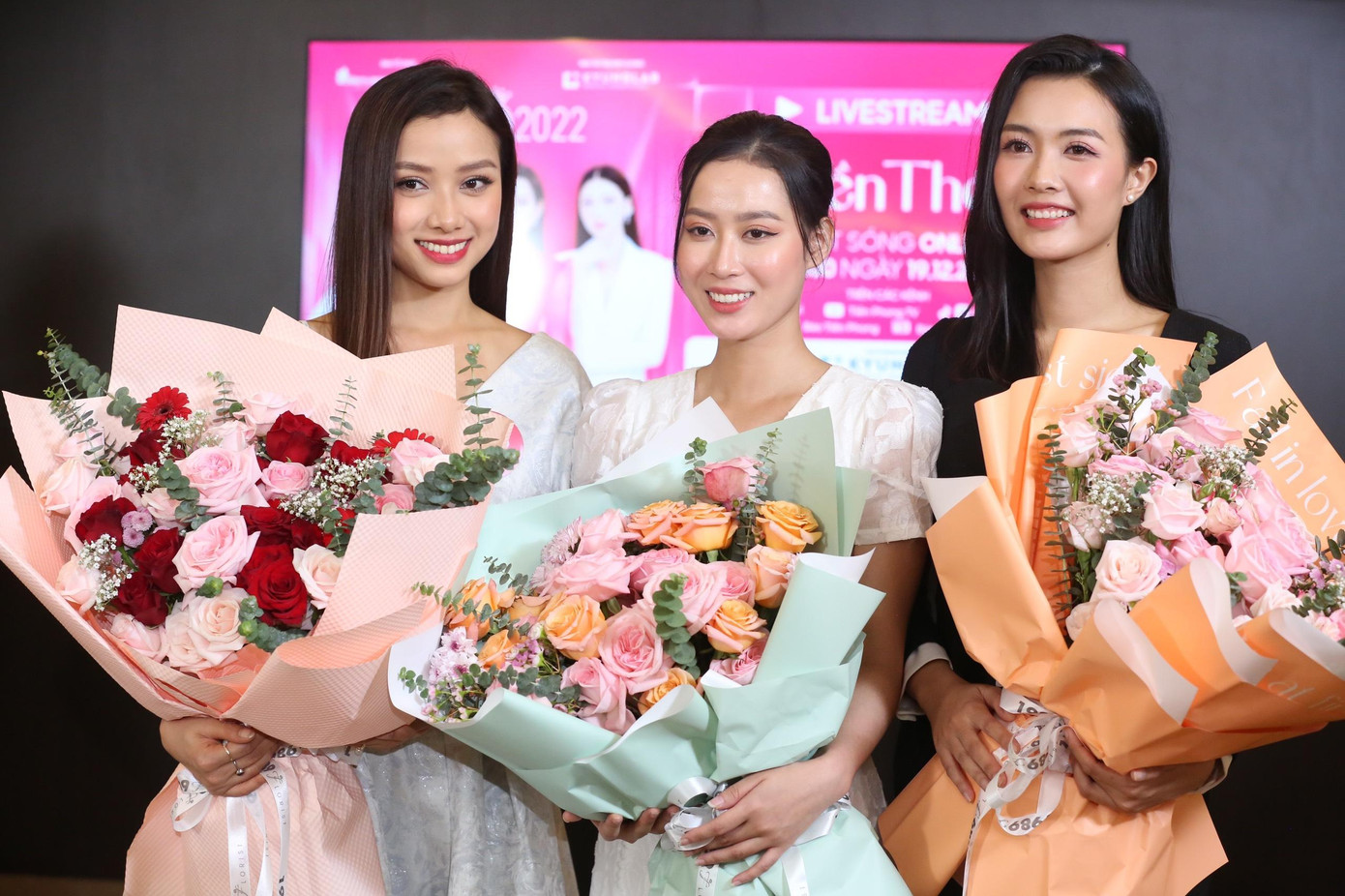 Top 3 Người đẹp truyền thông Hoa hậu Việt Nam 2022. Ảnh: Trọng Tài. Top 3 Người đẹp truyền thông Hoa hậu Việt Nam 2022. Ảnh: Trọng Tài.