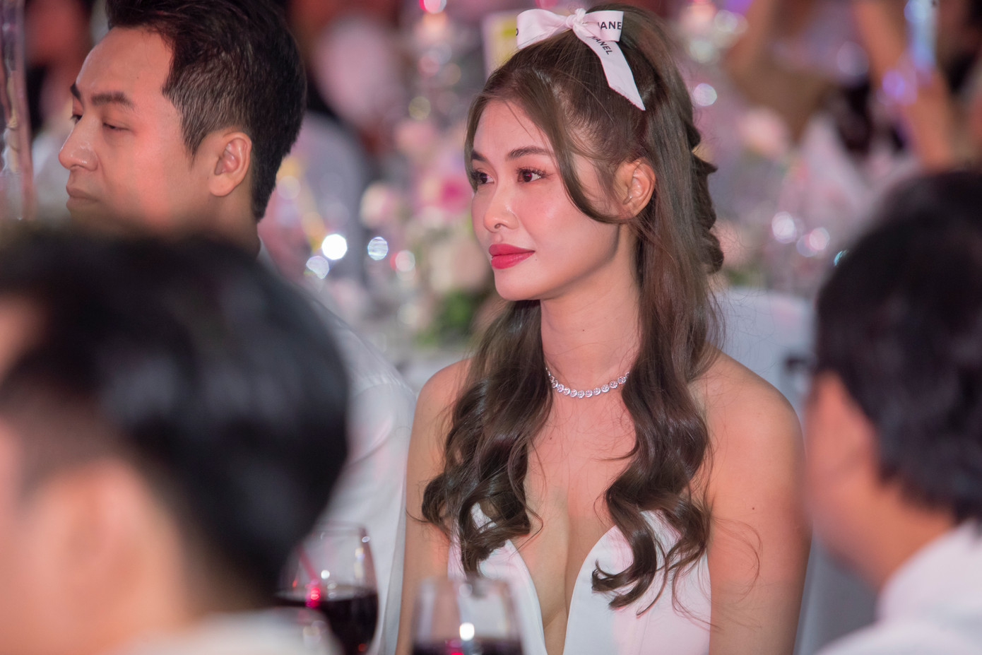 Các khách mời đều rưng rưng khi chứng kiến ngày Khánh Thi và Phan Hiển về chung một nhà.