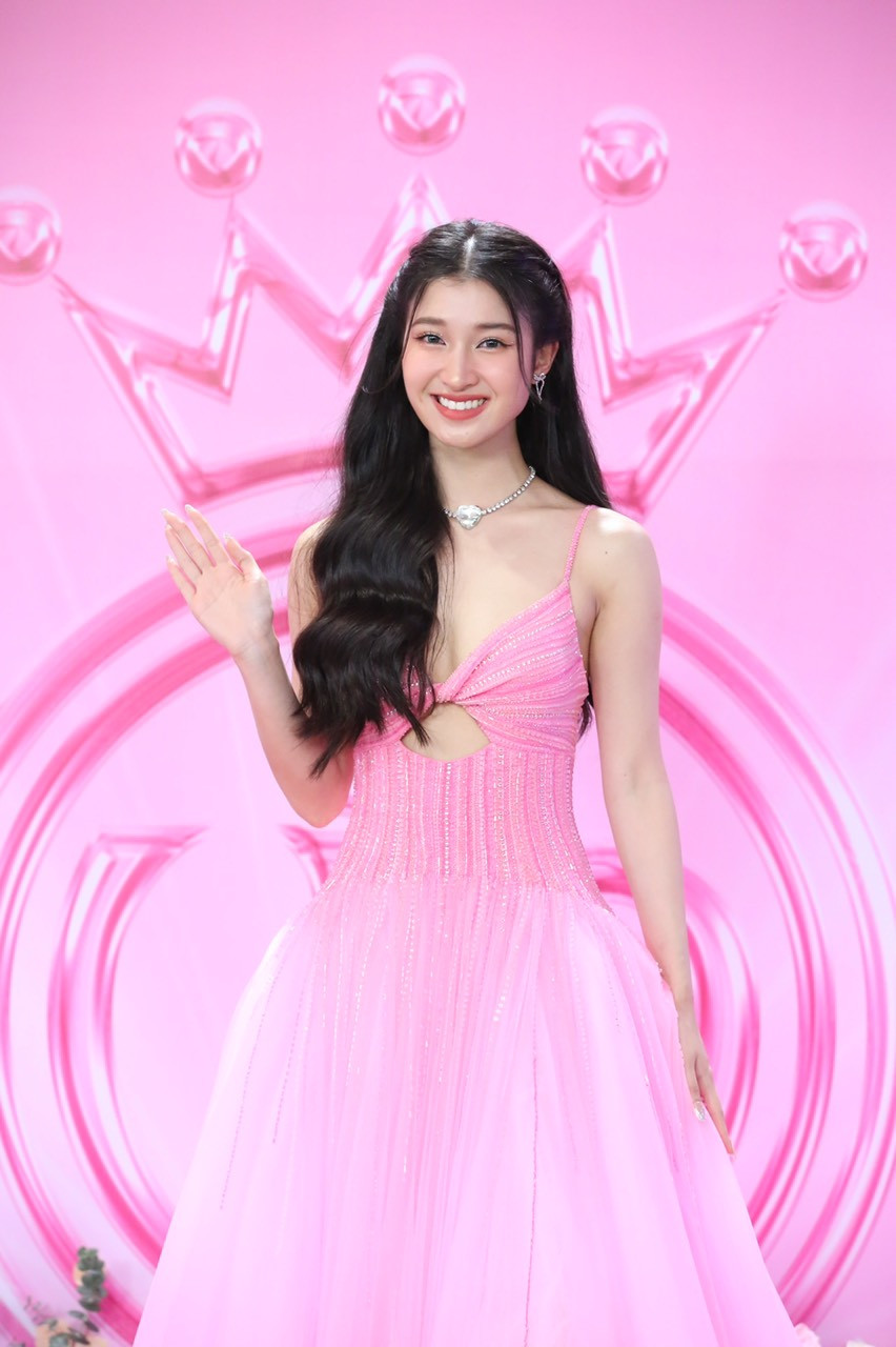 Phương Nhi được đông đảo các fans yêu mến nhờ vẻ đẹp ngọt ngào, trong sáng. Phương Nhi được đông đảo các fans yêu mến nhờ vẻ đẹp ngọt ngào, trong sáng.