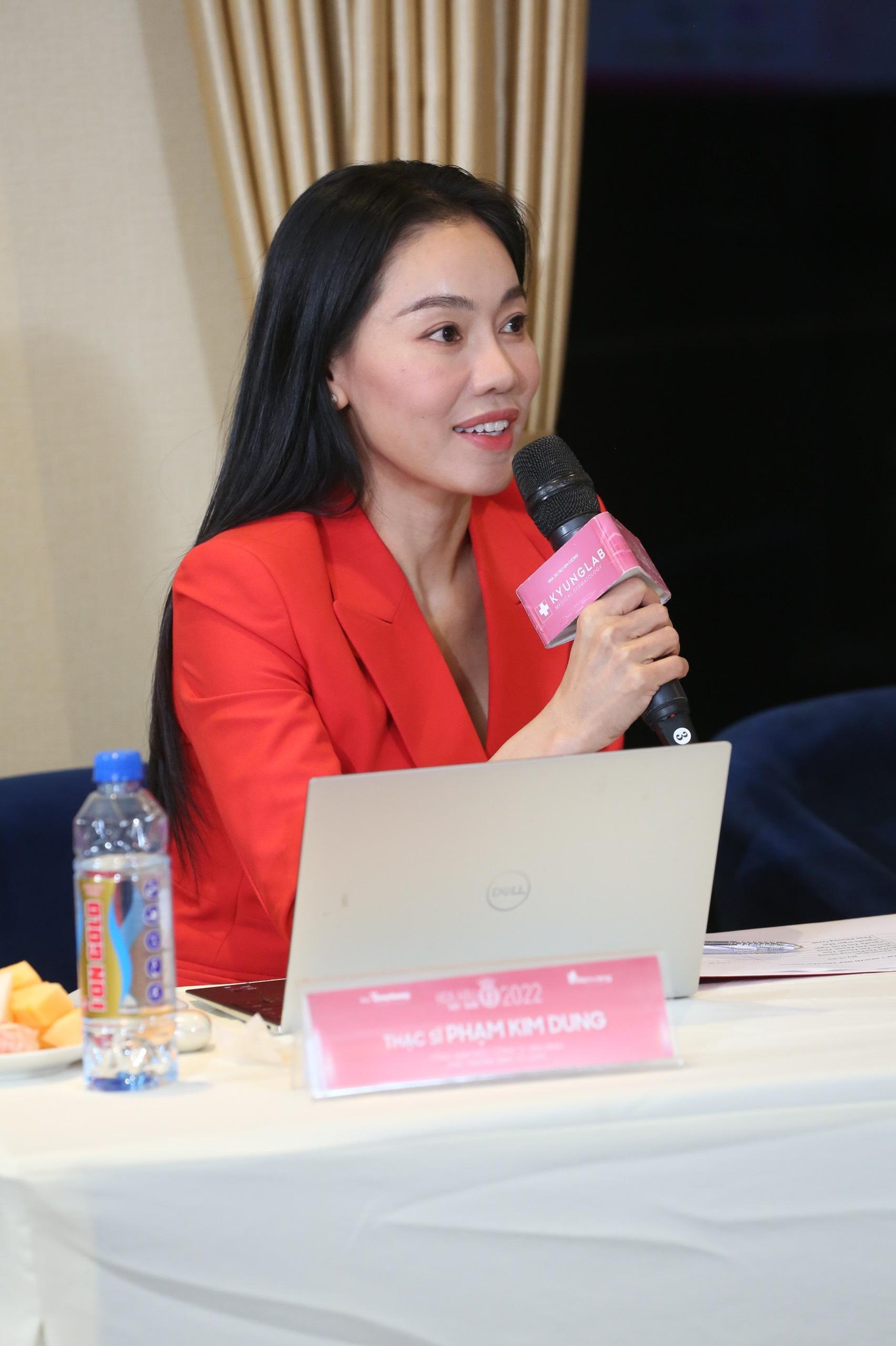 Các giám khảo khó khăn khi lựa chọn top 3 Người đẹp truyền thông. Ảnh: Trọng Tài. Các giám khảo khó khăn khi lựa chọn top 3 Người đẹp truyền thông. Ảnh: Trọng Tài.