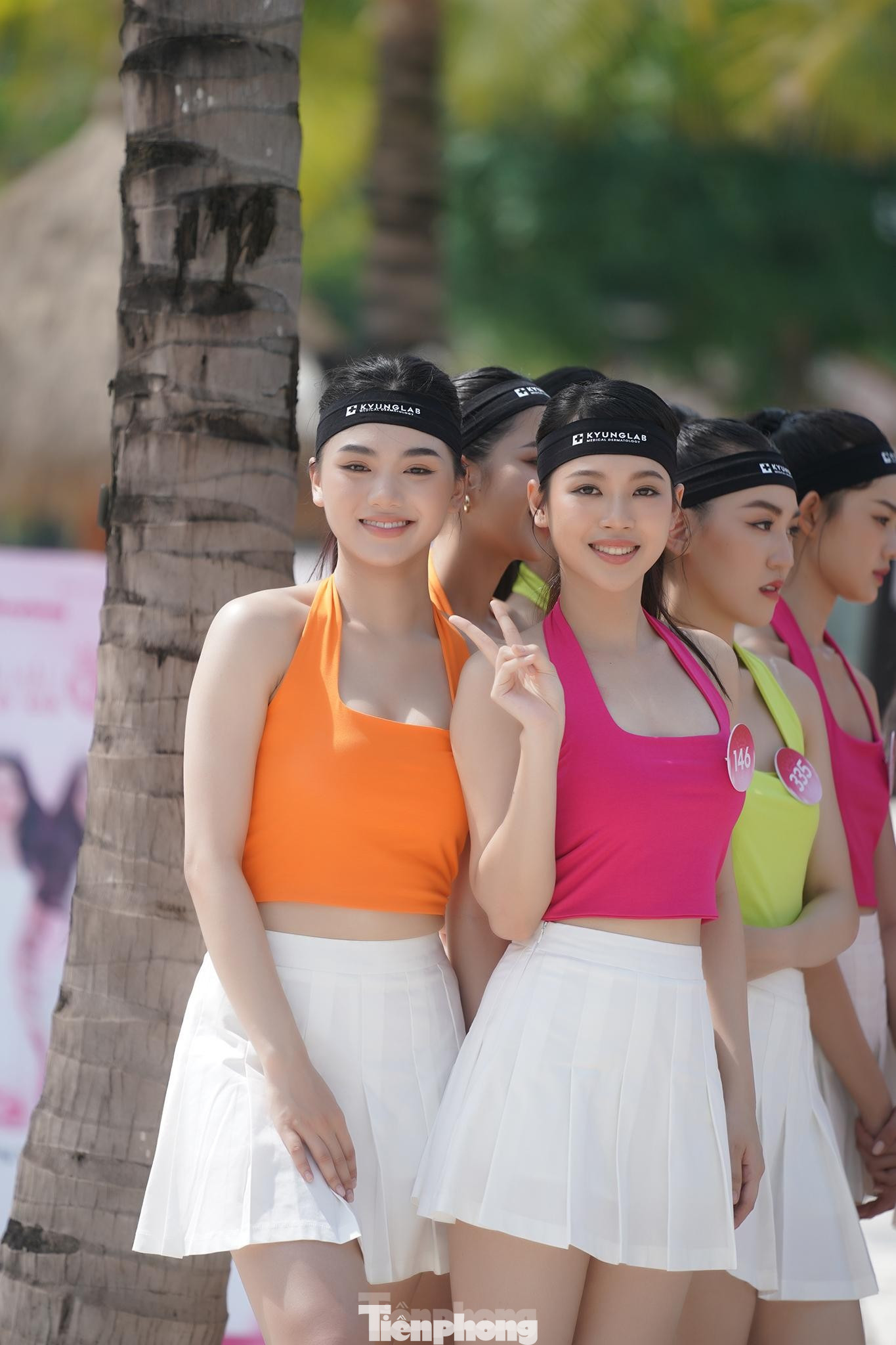 Khánh Hòa tươi trẻ, rạng rỡ khi tham dự phần thi người đẹp thể thao. Trước đó để giảm 10 kg, cô tích cực tập gym nên có thể lực tốt và sức khỏe dẻo dai.