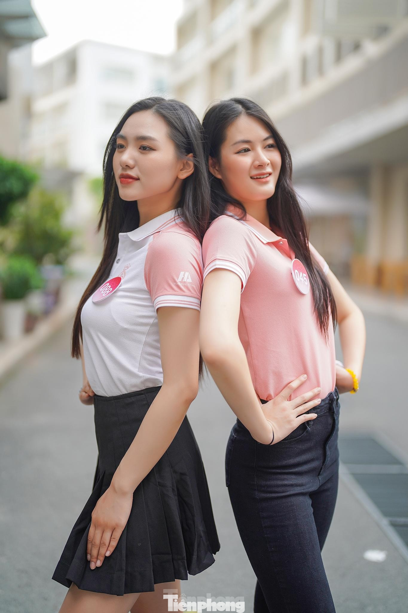 "Tham gia cuộc thi Hoa hậu Việt Nam 2022, tôi muốn truyền cảm hứng tới mọi người về sự tự tin vào bản thân và luôn nỗ lực để trở thành phiên bản tốt nhất của mình", Khánh Hòa chia sẻ. Trong quá trình tham dự cuộc thi, Khánh Hòa luôn xuất hiện với vẻ ngoài rạng rỡ, vui tươi. Mặt mộc của cô được nhận xét là xinh đẹp, mịn màng.